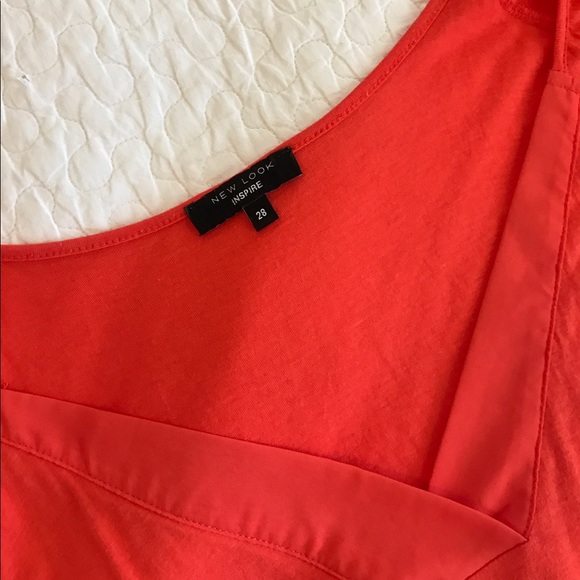 ⭐️New Look knit tee with V-neck. - Picture 2 of 2