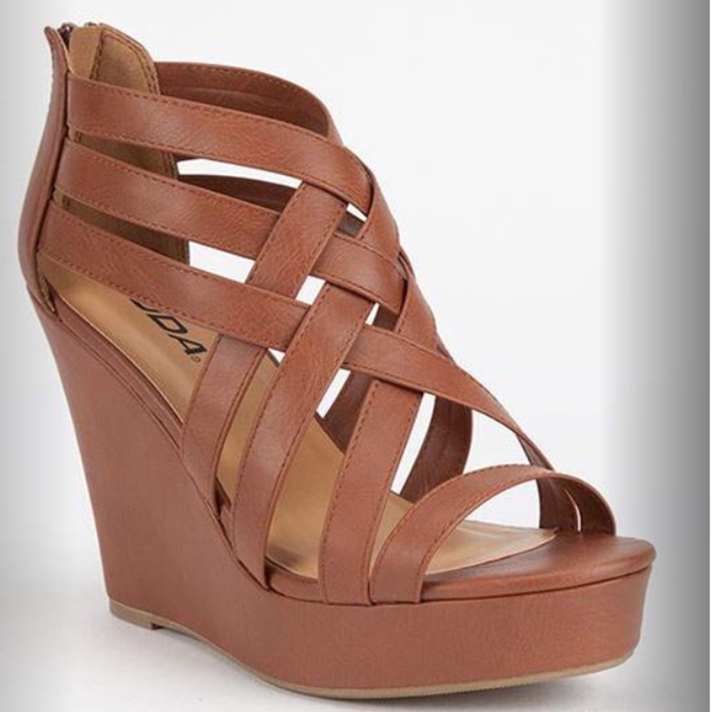 Soda Wedge Heels NWOT ❣️