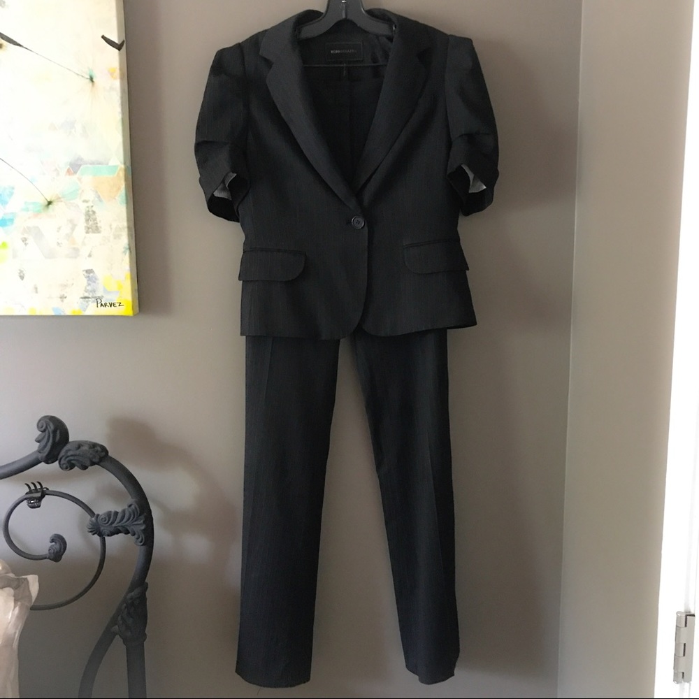 BCBGMaxAzria short Sleeve Summer Suit