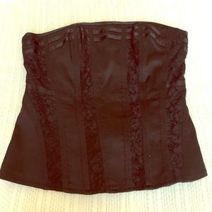 Cache Size Medium Black Corset With Lace Trim