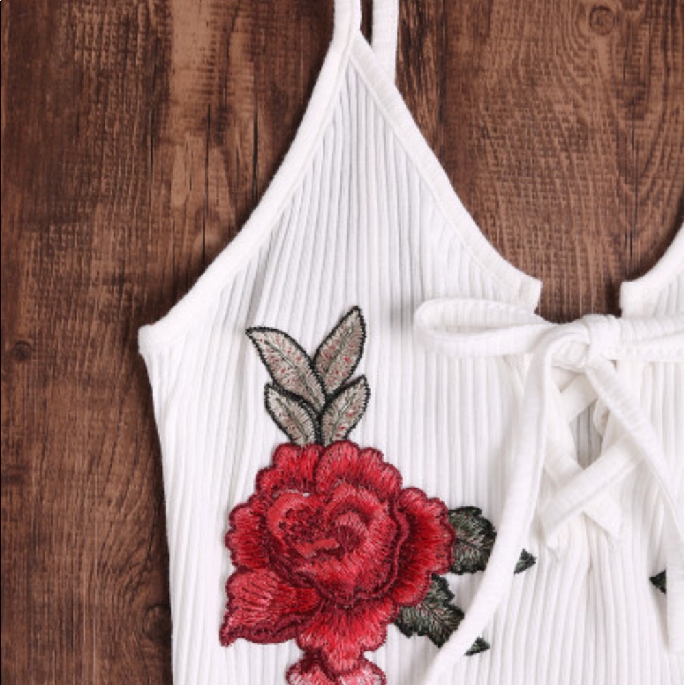 !!NEW ARRIVAL!!!White Rose Embroidered Tank - Picture 3 of 5