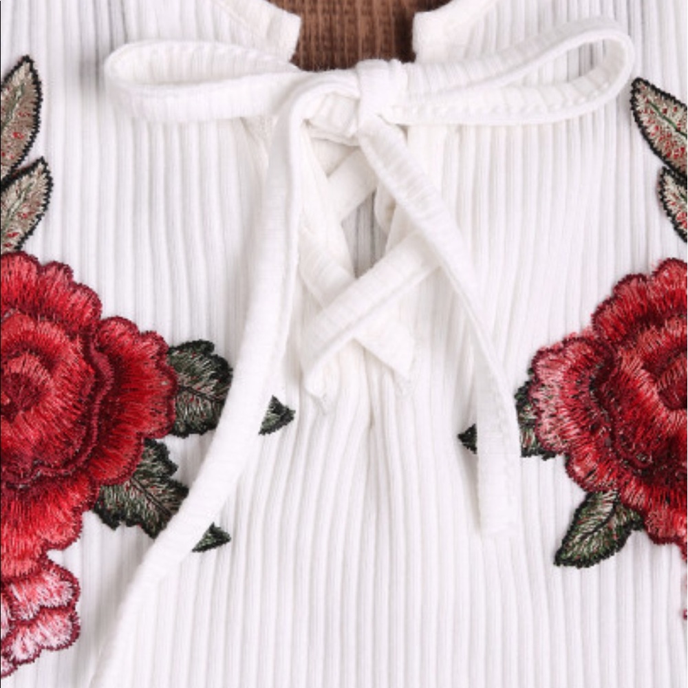 !!NEW ARRIVAL!!!White Rose Embroidered Tank - Picture 4 of 5