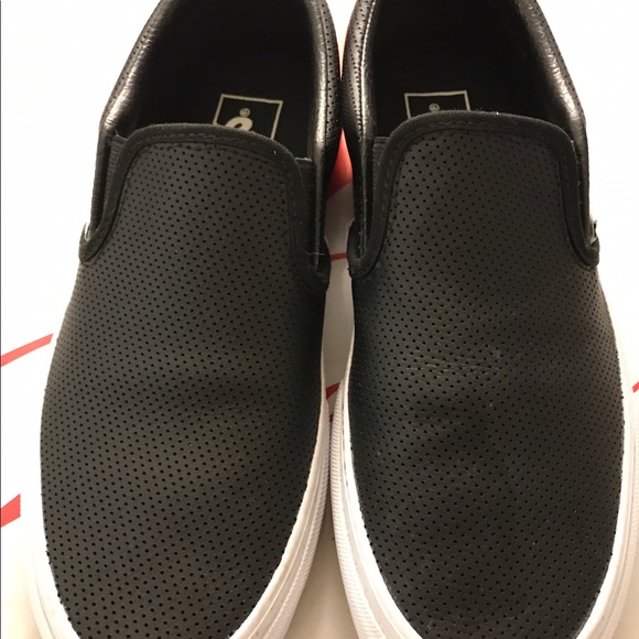 Vans - Picture 3 of 4