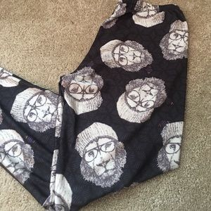 Hipster Lion Leggings (will fit L/XL) NWOT