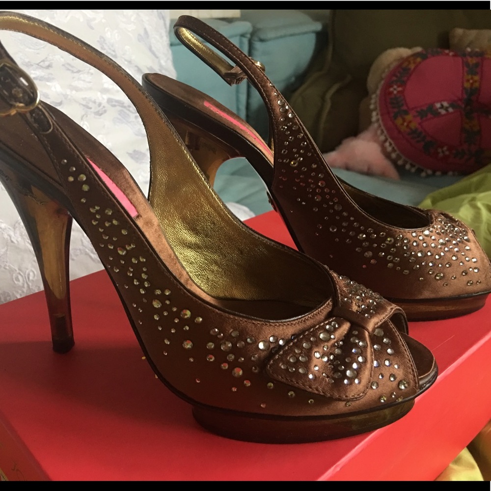 Stunning Betsey Johnson Platform Heels 8