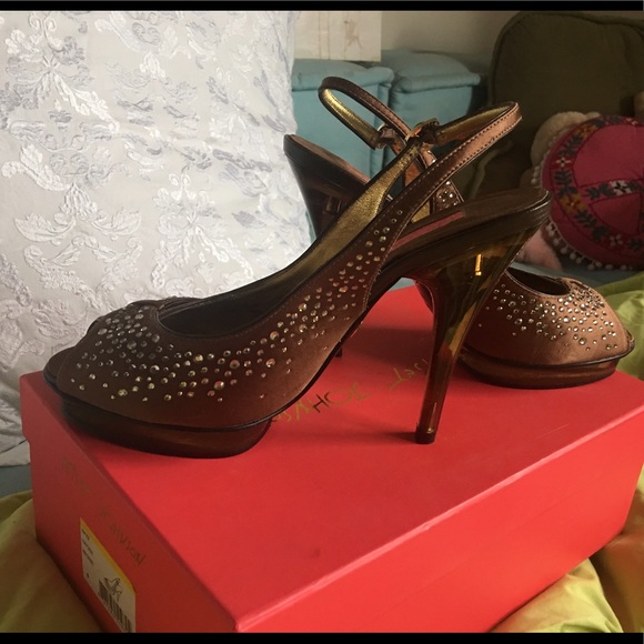 Stunning Betsey Johnson Platform Heels 8 - Picture 3 of 4
