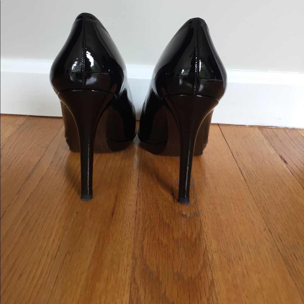 Black Patent Stuart Weitzman Heels - Picture 4 of 5