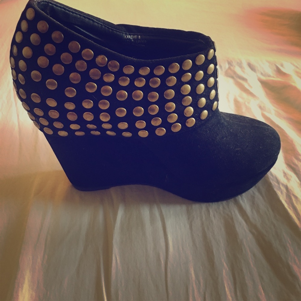 Ankle booties! Great condition, no studs missing!! - Picture 2 of 3