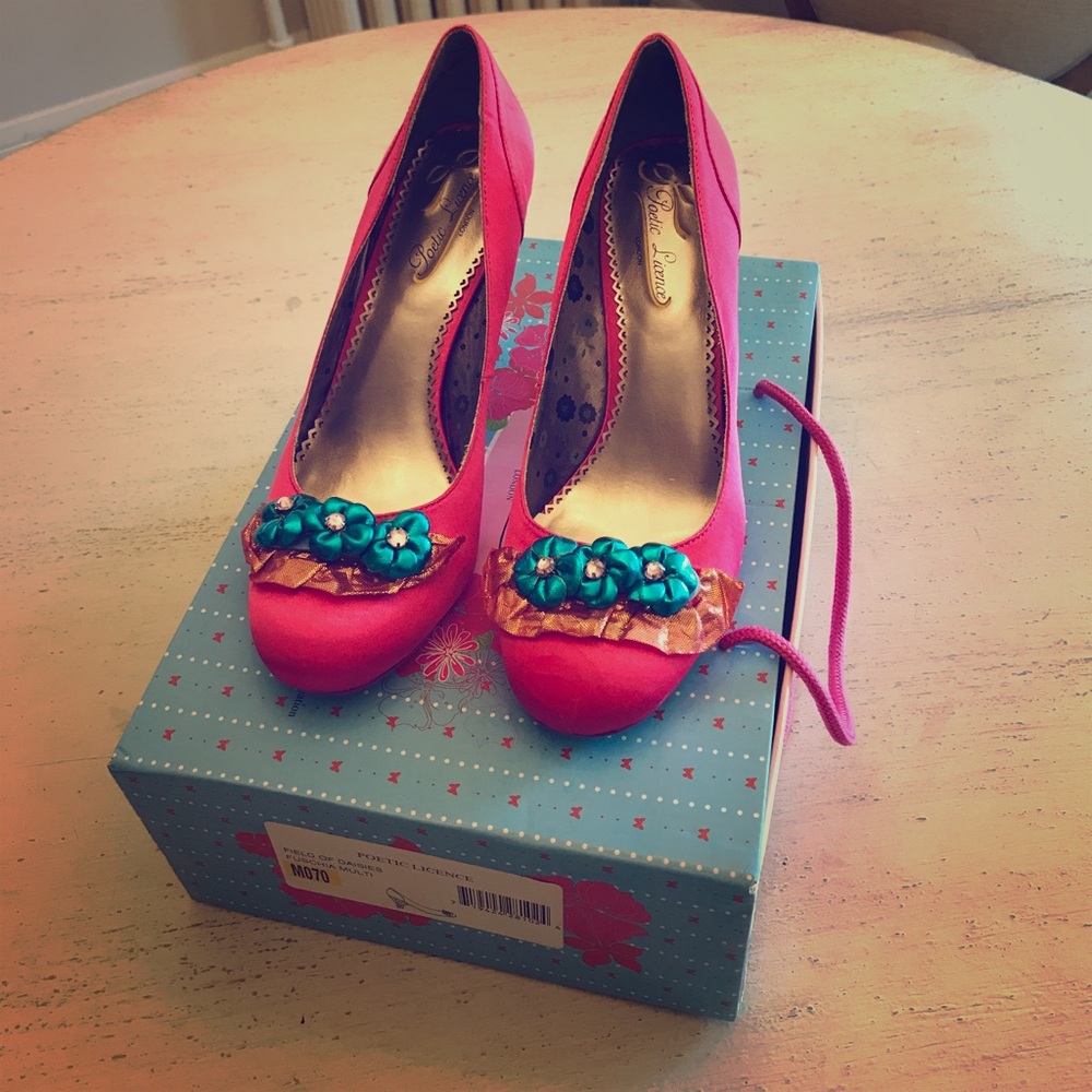 Poetic Licence Field of Daisies heels size 38