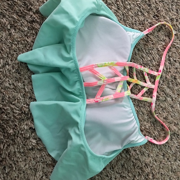 Bathing suit - Picture 2 of 3
