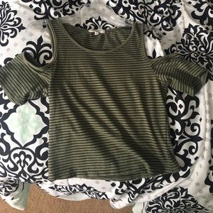 Short sleeved off the shoulder crop top