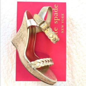 ⭐️kate spade Genuine gold Italian leather wedges.