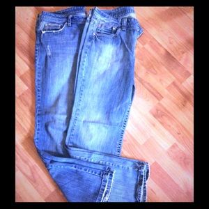 2  SOLD 🎈🎈🎈🎈pairs American eagles 🦅 jeans