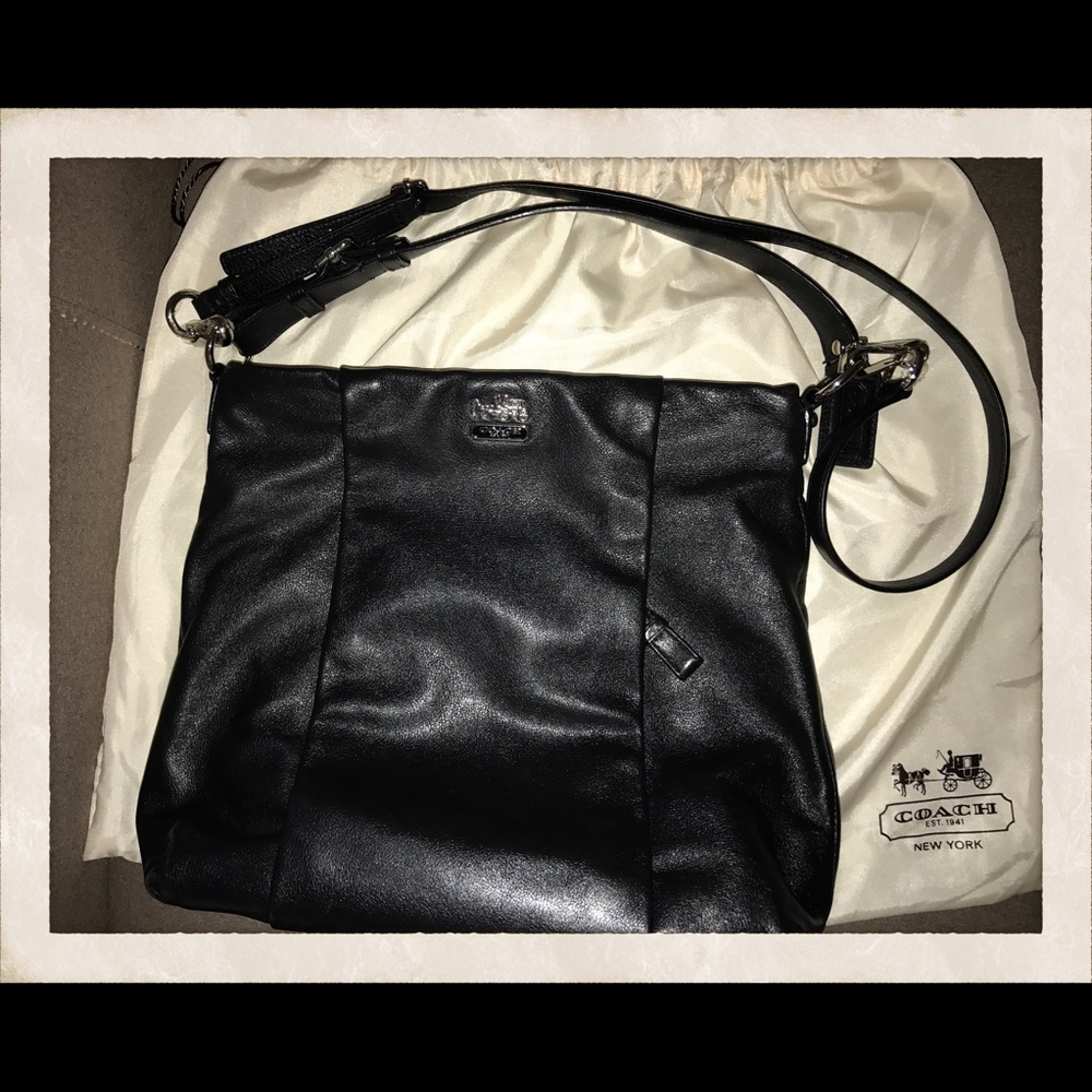 Coach Shoulder Bag All Leather.