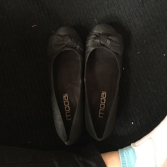 Black MODA Flats - Picture 4 of 4