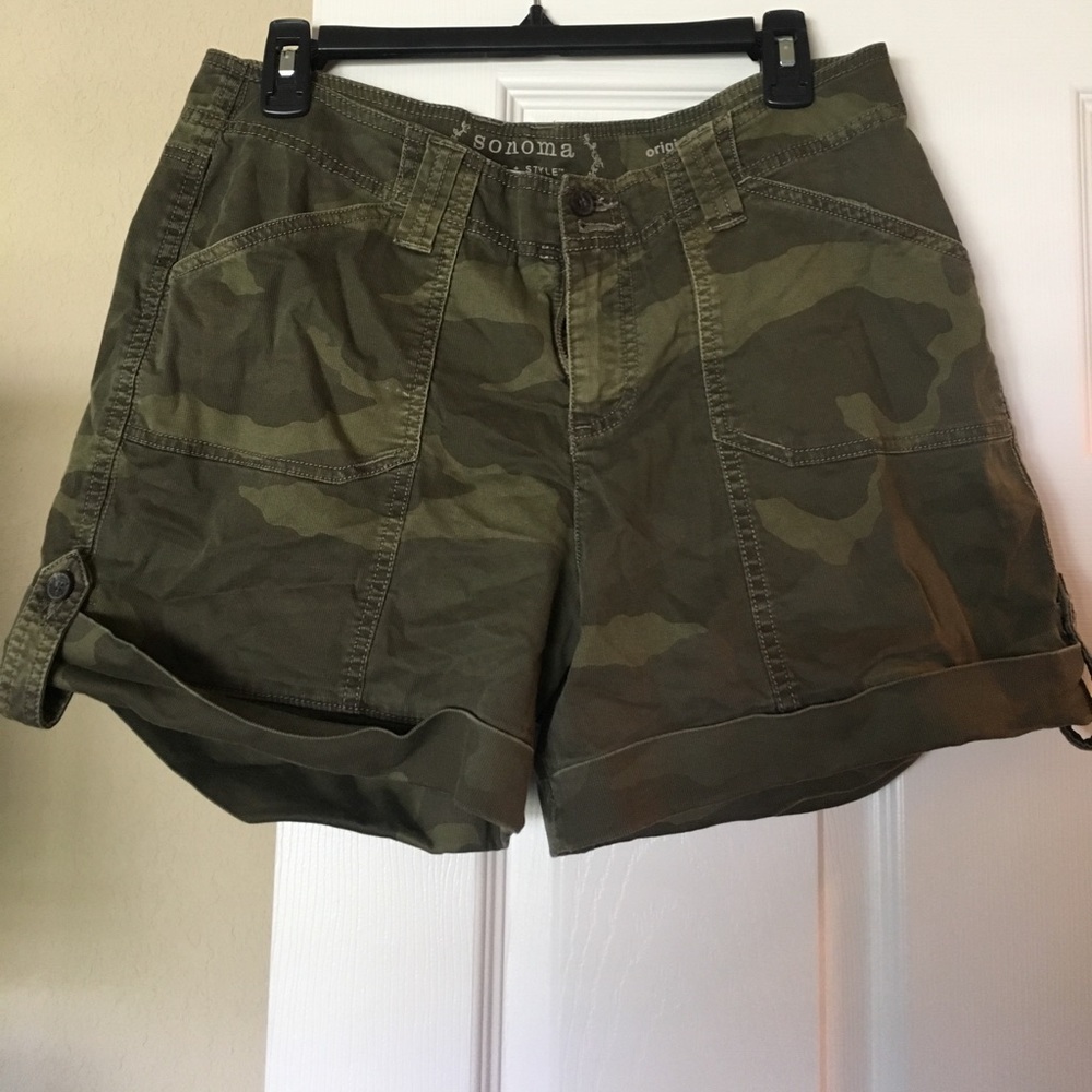 Camouflage print shorts