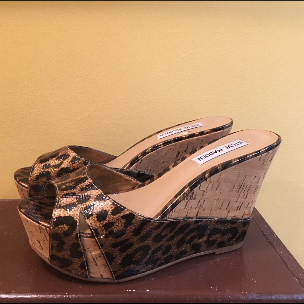 Steve Madden animal print wedge shoes, size 7