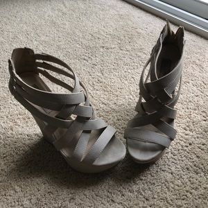 Steve Madden grey heels