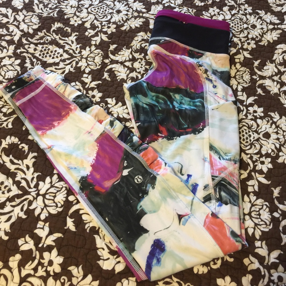 Lululemon print leggings. Only worn once!