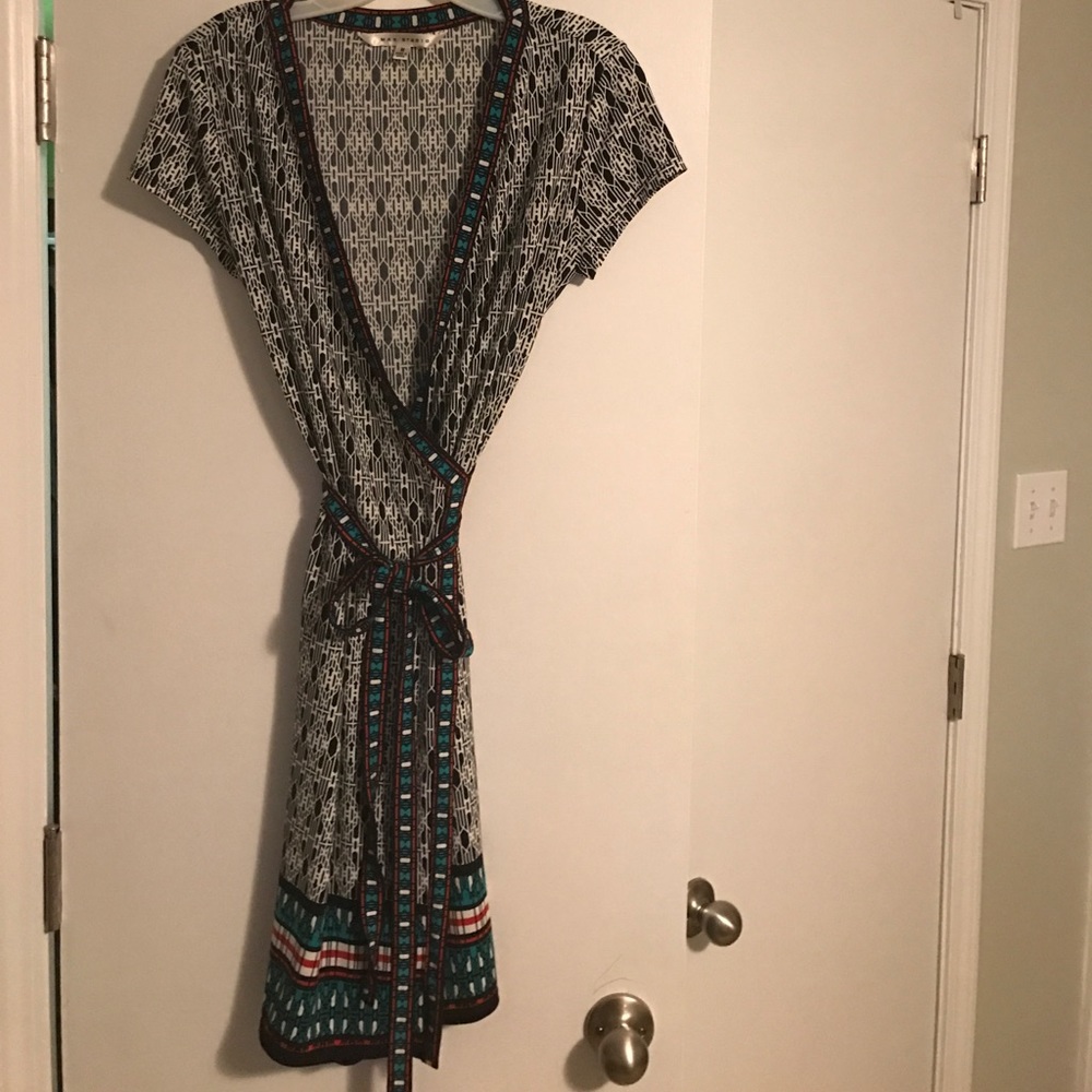 Max studio medium wrap dress