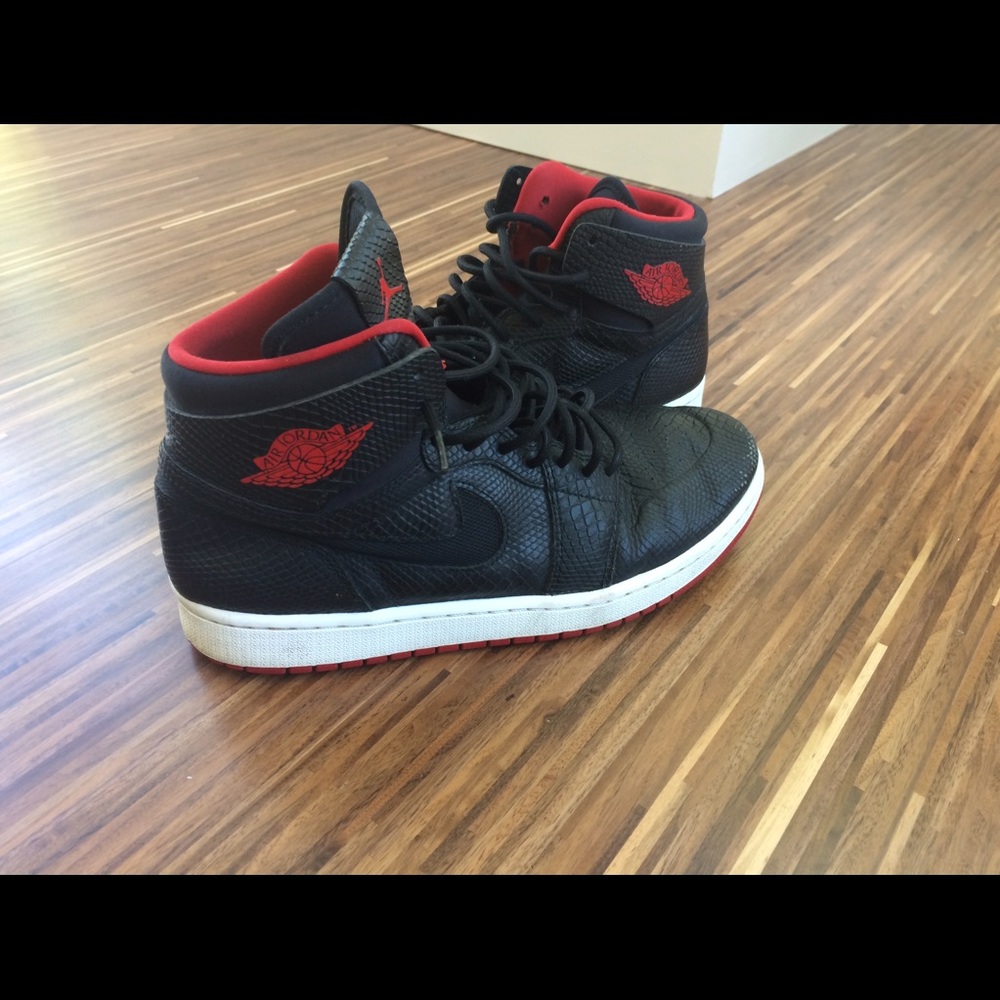 Air Jordan retro 1 snakeskin