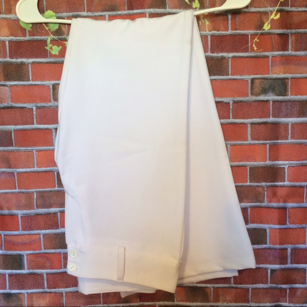 Fashion Magazine- Great pair of white pants