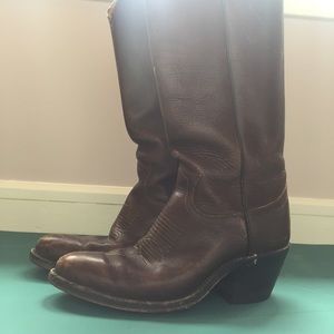 JUSTIN dark brown cowboy boots.