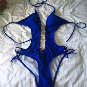One piece swim suit