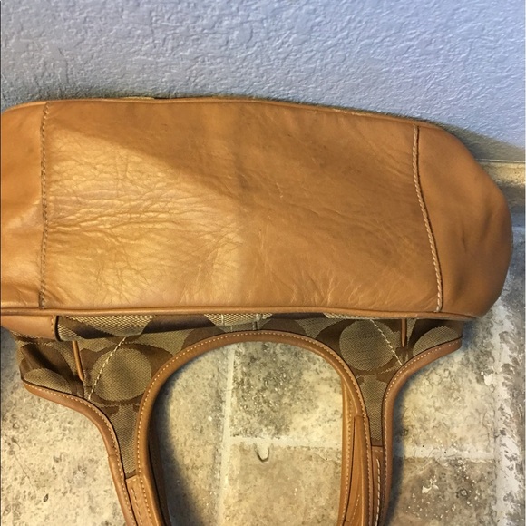 Coach hobo handbag - Picture 3 of 4