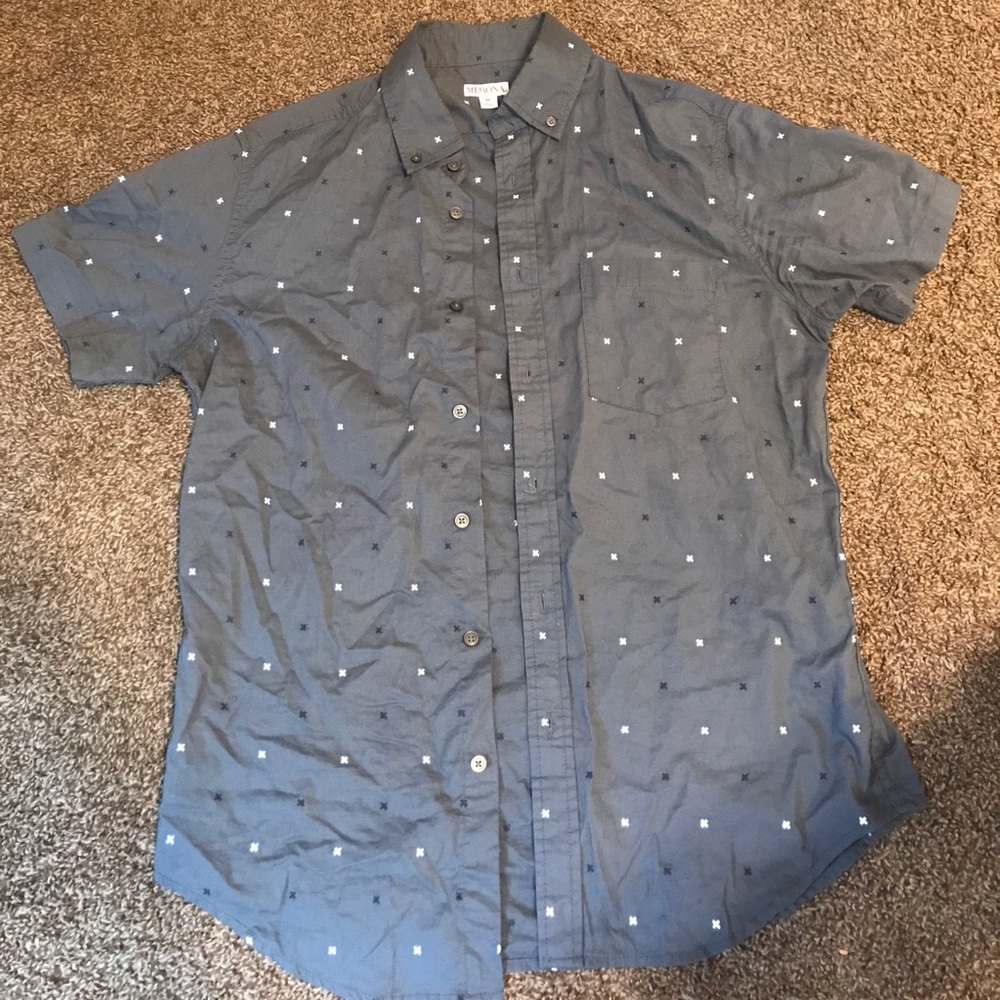 Merona  short sleeve casual button down size M