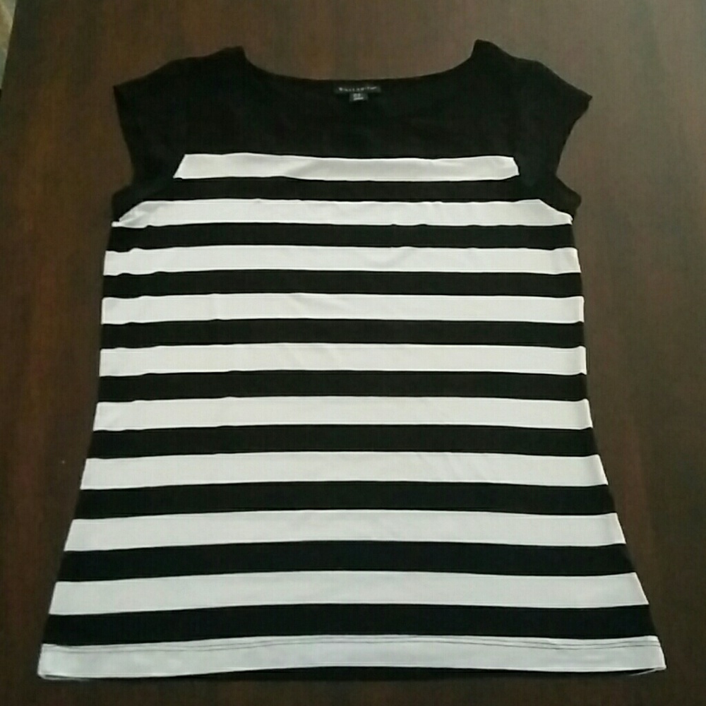 Black and White top
