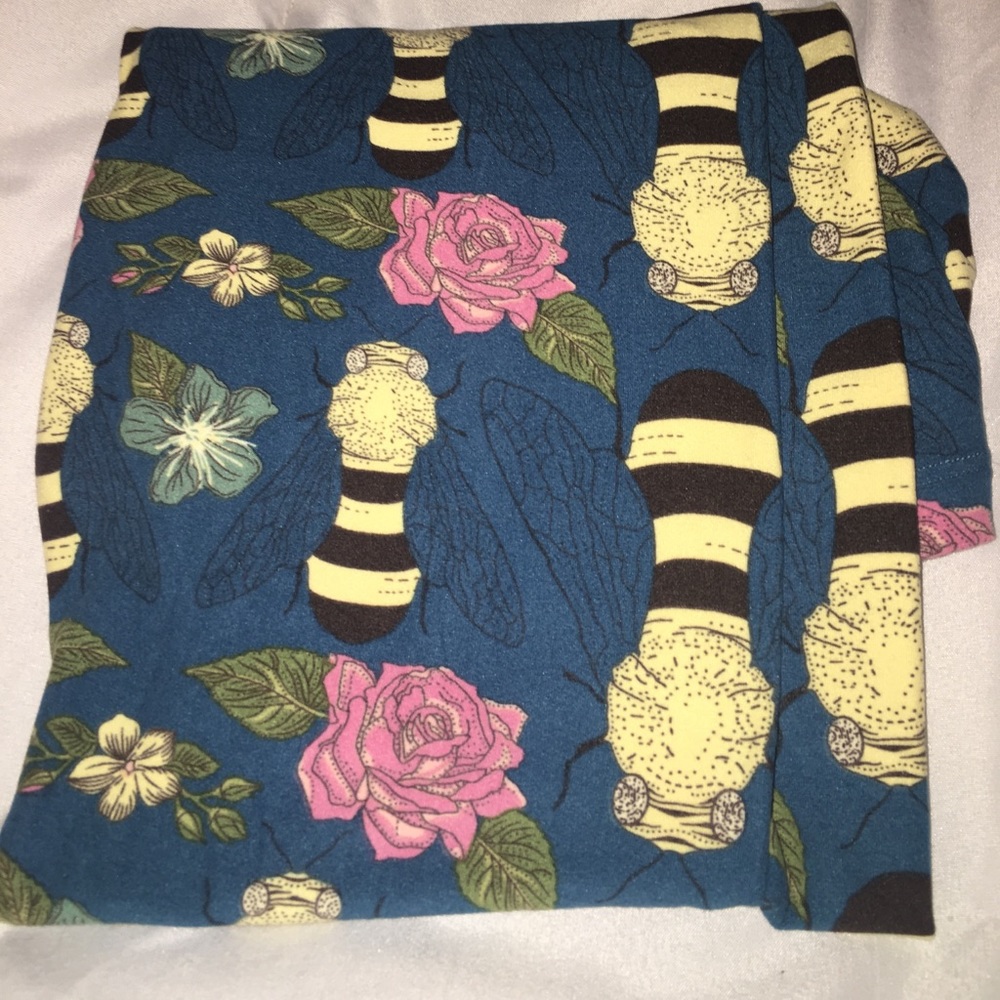 ‼️SOLD‼️New Bee Lularoe leggings OS