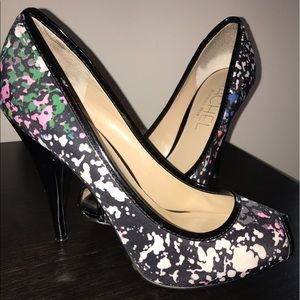 Rachel Roy Peep Toe Floral Pump (4 inches)