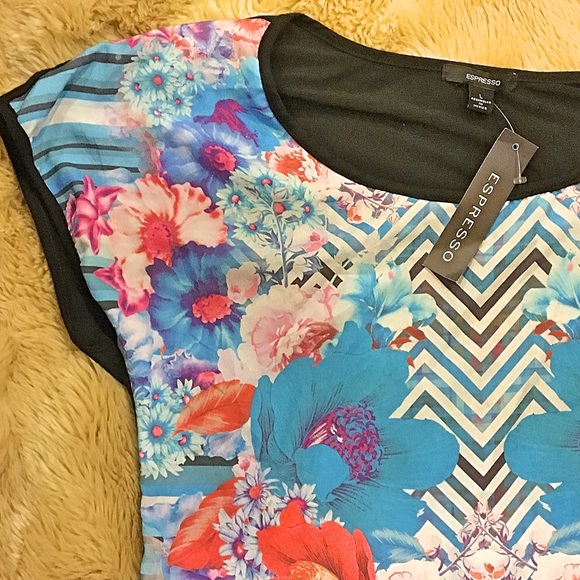 NEW! Floral Print Top (Size L) - Picture 3 of 5
