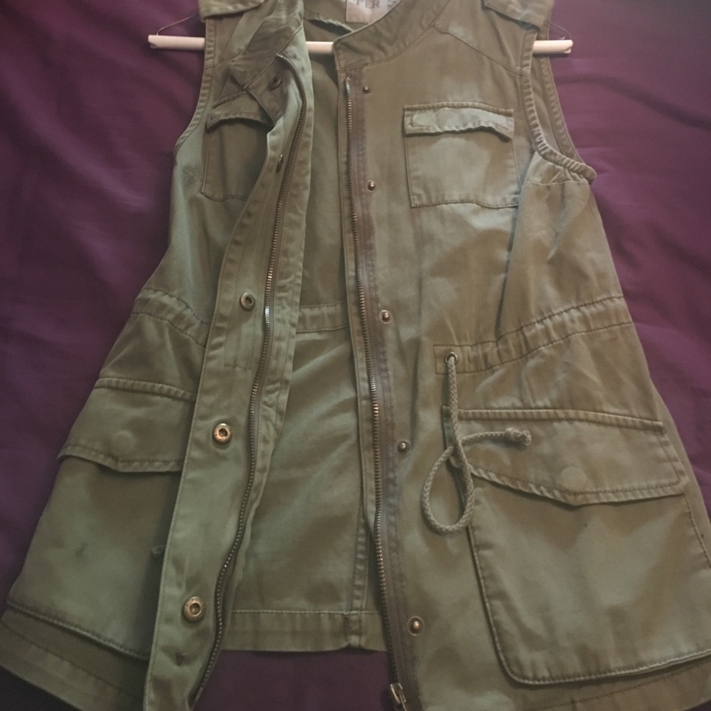 Green cargo vest