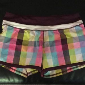 Lululemon plaid shorts size 8