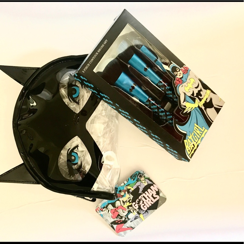 D.C. Comics collectible Makeup Bag and Brush Set!