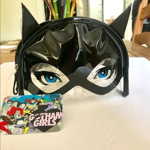 Soho Apparel | Bags | Dc Comics Collectible Makeup Bag And Brush Set ...