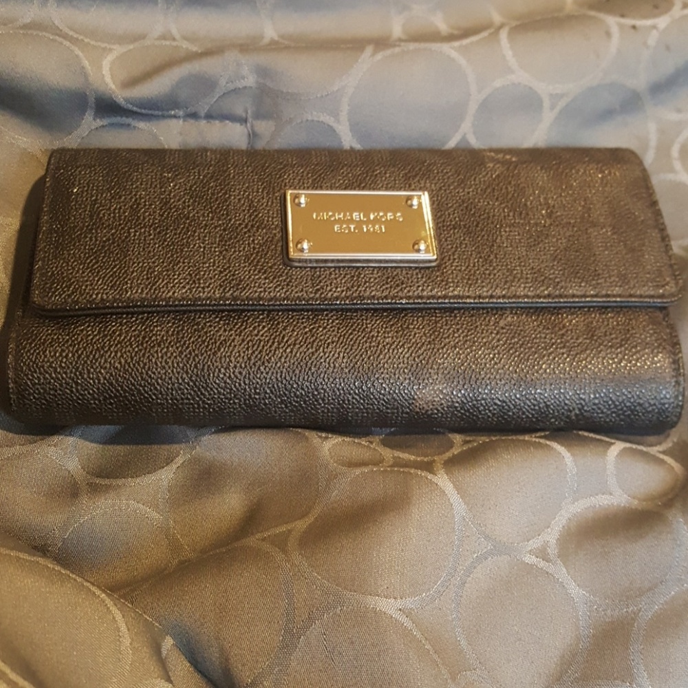 Michael Kor black wallet