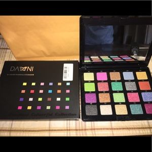 Danni eyeshadow ❗️Today only $9❗️