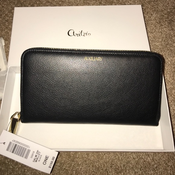 Aritzia Handbags - Aritzia SALM wallet- black leather, brand new!