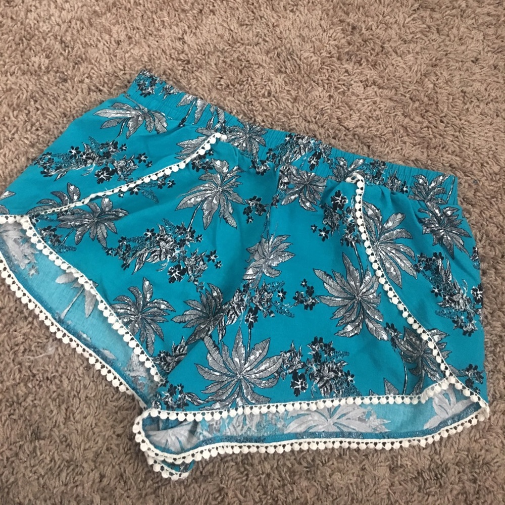 Palm Tree shorts - Picture 1 of 3