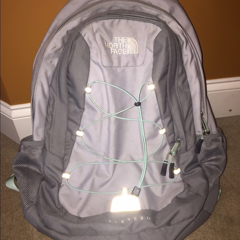 WOMEN'S JESTOR II Northface backpack