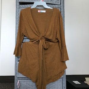 free people front tie romper 💛🌼