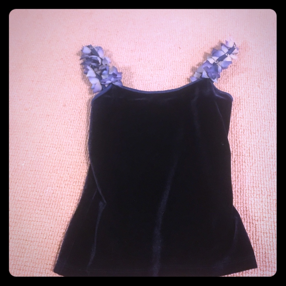 Velvet tank top with flower sleeves