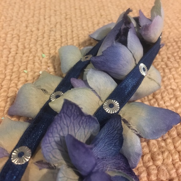 Velvet tank top with flower sleeves - Picture 3 of 3