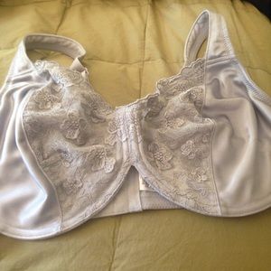Breezies 42C bra