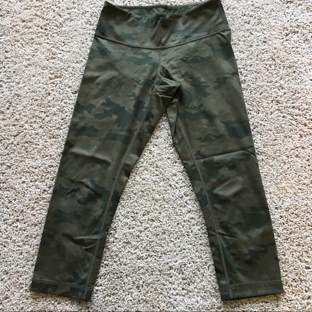Lululemon Camo Crop Pants🍋