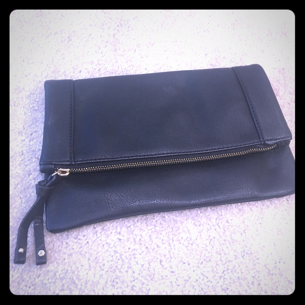 Black clutch