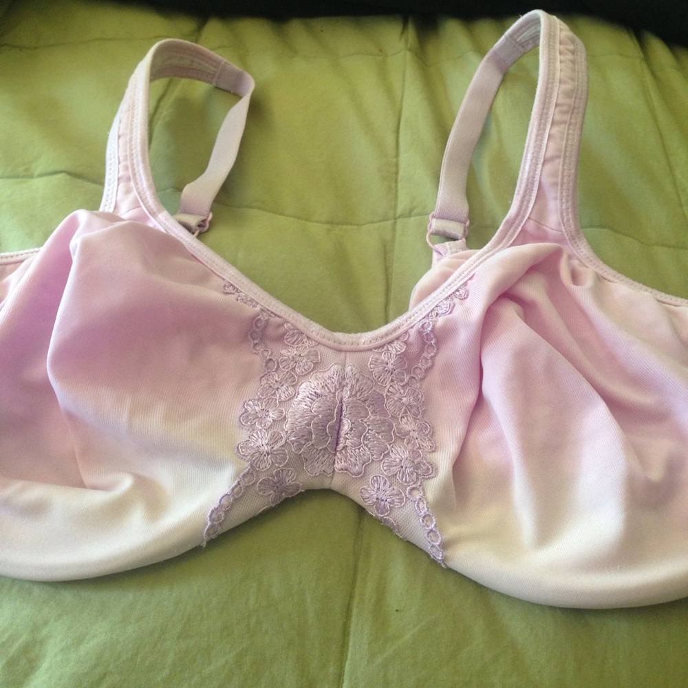 Breezies wicking 42c bra